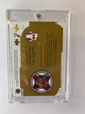 2001 SPX Steve Yzerman  Tribute Auto /19 RARE  on card auto back