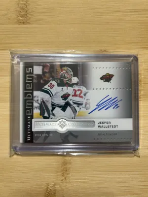 2024-25 Ultimate Jesper Wallstedt Ultimate Emblems Rookie Auto Silver #UER-JW Minnesota Wild front