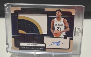 2024-25 Panini One And One Yves Missi Rpa /35 On Card Auto Pelicans Purple front