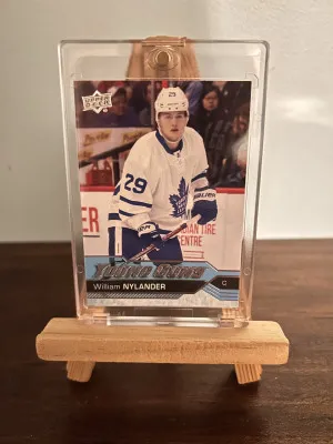 2016-17 Series 1 William Nylander Young Guns #249 front