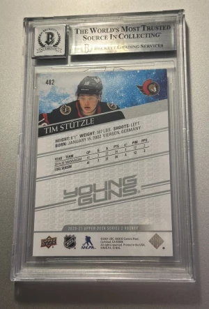 Tim Stutzle 2020-21 Upper Deck Hockey Young Guns #482 Auto Beckett Authentic 10 back