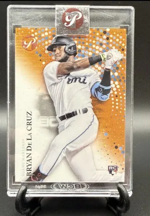 2022 Topps Pristine #252 Bryan De La Cruz Pristine Orange Refractor #/25 front