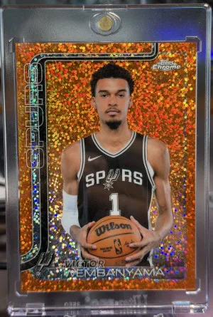 2025 Topps Chrome Victor Wembanyama Orange Pulsar Image Variation SSP /25 front