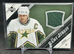 Mike Modano 2005-06 Upper Deck UD Game Jersey Relic #J-MM Stars front
