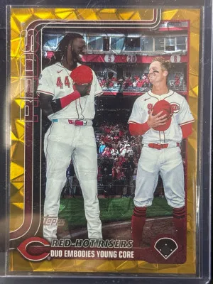 2025 Topps Update US331 Red-Hot Risers Elly De La Cruz Gold Cracked SP /50 REDS front