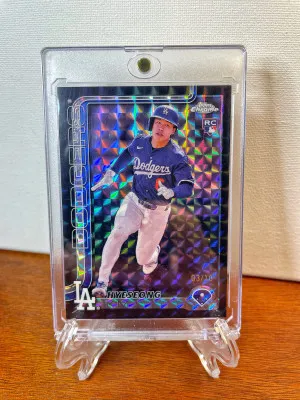 2025 Topps Chrome HYESEONG KIM Rookie Black Refractor #/10 Dodgers #152 RC front