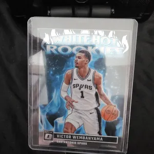 Victor Wembanyama [Holo] #2 2023 Donruss Optic White Hot Rookies front