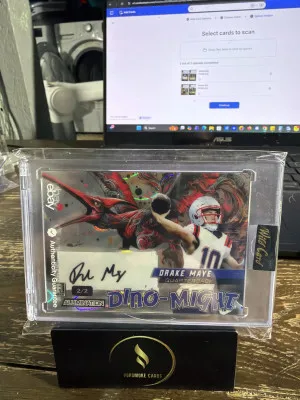 2024 Wild Card Dino-Might - Pteradactyl Auto Red #DMPTE1-DMA Drake Maye #/2 front