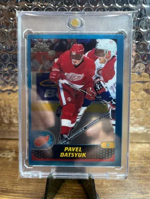 2001 Pavel Datsyuk Topps Chrome Rookie Card front
