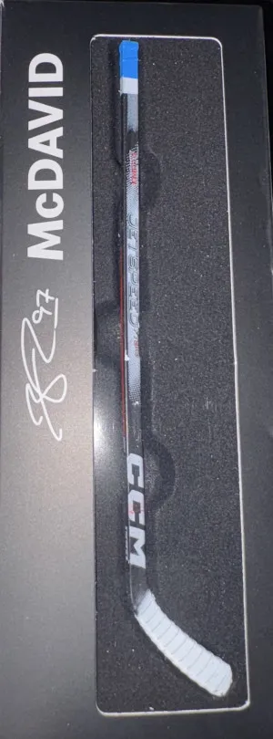🇺🇸🇺🇸2026 Mcdonald’s Canada 🇨🇦Exclusive. Connor McDavid NHL Star Sticks back