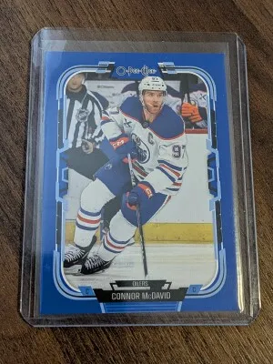 Connor McDavid - Edmonton Oilers - 2025-26 O-Pee-Chee - Blue Parallel - #262 front