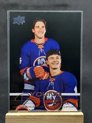 Matthew Schaefer Marc Gatcomb 2025-26 Series 2 Young Guns front