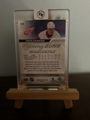 2023-24 Series 1 Simon Edvinsson #228 Young Guns Deluxe (191/250) back