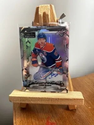 2024-25 O-Pee-Chee Platinum Connor McDavid Showmanship Rainbow Auto #S-12 front