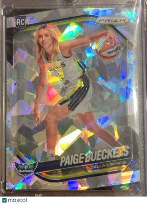 2025 Panini Prizm WNBA Paige Bueckers #147 Cracked Ice RC front