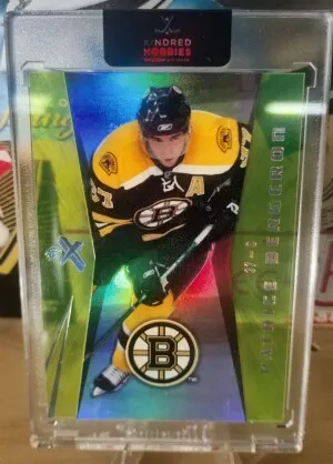 2008 Fleer EX Patrice Bergeron Essential Credentials Green /63- Uncirculated front