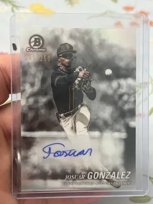 2025 Bowman Chrome Achromatic /250 Auto Josuar Gonzalez front