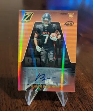Bijan Robinson Zenith Gold Artist Proof Rookie Auto /10 front
