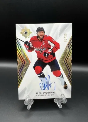 Alex Ovechkin 2021-22 Ultimate Collection Gold Auto /35 front