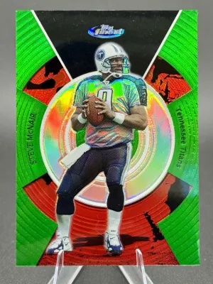 2005 TOPPS FINEST #44 STEVE MCNAIR GREEN REFRACTOR /199 Titans front