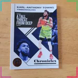 2019-20 Panini Chronicles #17 Karl-Anthony Towns Minnesota Timberwolves