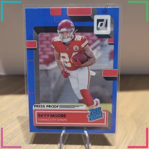 2022 Panini Donruss - Rated Rookie Skyy Moore #324 Press Proof Blue (RC)