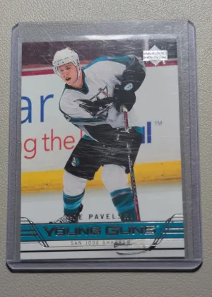 2006-07 Upper Deck Series 2 Joe Pavelski Young Guns Rookie #487