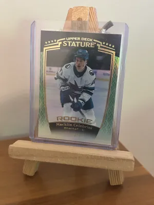 2024-25 Stature Green Macklin Celebrini #31 (271/375) Jersey # Kinda Sorta