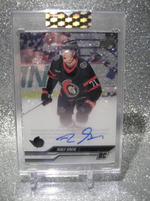 2023-24 Upper Deck Clear Cut - Rookies Ridly Greig #CC-RG (AU, RC)