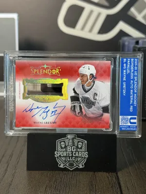 Upper Deck Splendor Wayne Gretzky Borderless Auto Material Red BL-WG /11