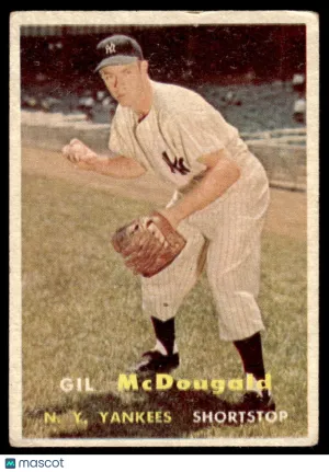 1957 Baseball Card Gil McDougald #200