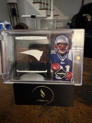 2008 Leaf Limited #17 Randy Moss Jumbo Jerseys #/50
