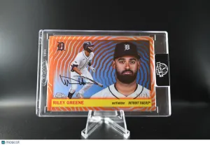 2025 Topps Chrome Riley Greene #30 Orange Vibrations